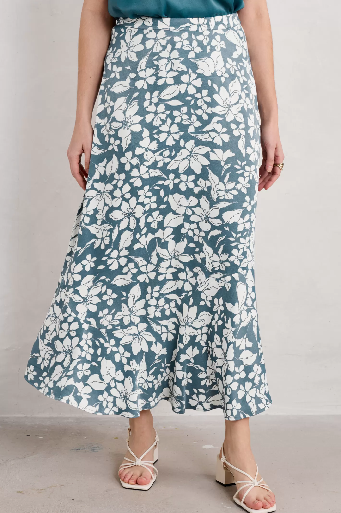 Flash Sale Temple Printed Satin Midi Skirt Women Skirts